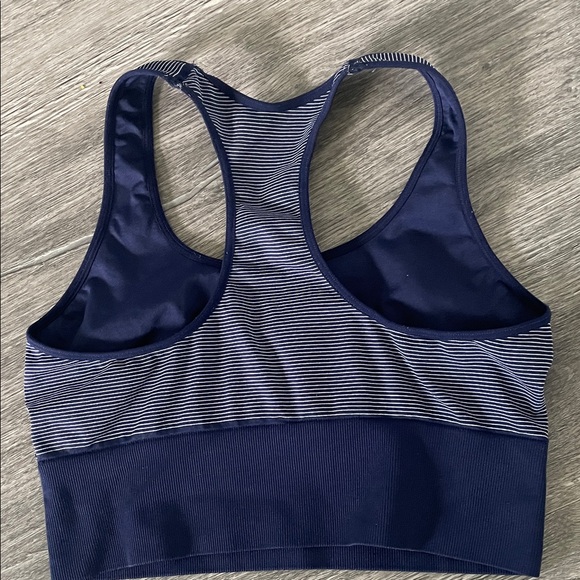 2 sports Bra/tanks Size XS/S no tags AS IS see pics *small flaw - Picture 5 of 7